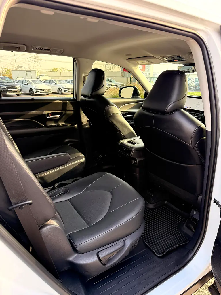 Toyota Grand Highlander XLE - 2024 - Full option- Excellent Condition- Ready to Register UAE - Image 9