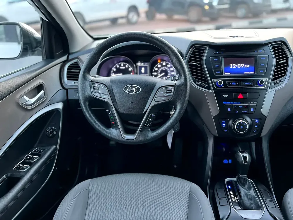 2018 Hyundai Santa Fe  Sports 2.4L V4 - Apple Play & Android - Rear Camera - 2 keys - Image 12