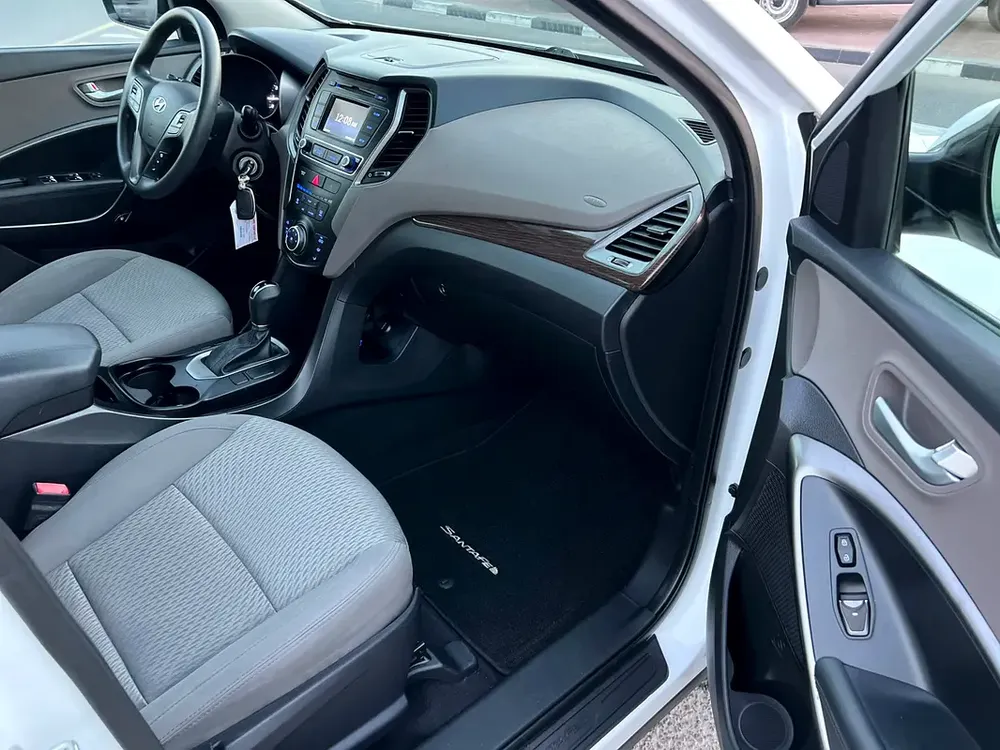 2018 Hyundai Santa Fe  Sports 2.4L V4 - Apple Play & Android - Rear Camera - 2 keys - Image 13
