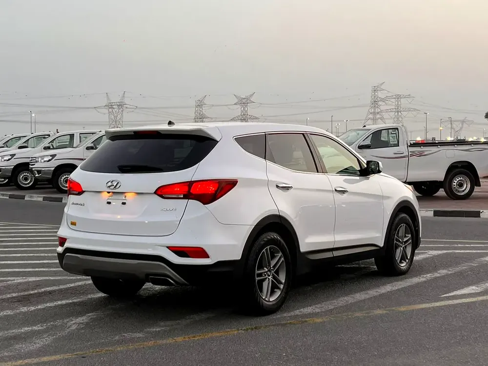 2018 Hyundai Santa Fe  Sports 2.4L V4 - Apple Play & Android - Rear Camera - 2 keys - Image 8