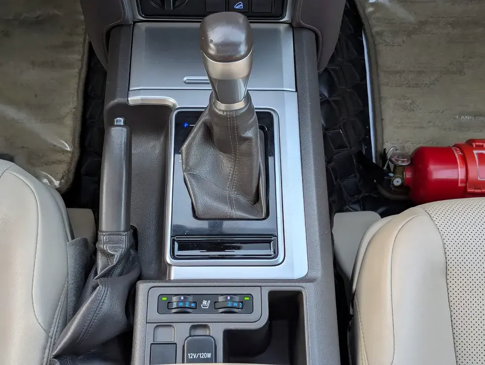 TOYOTA PRADO 2021 VXR ADVENTURE GCC V6 4.0L ACCIDENT FREE IN EXCELLENT CONDITION - Image 11