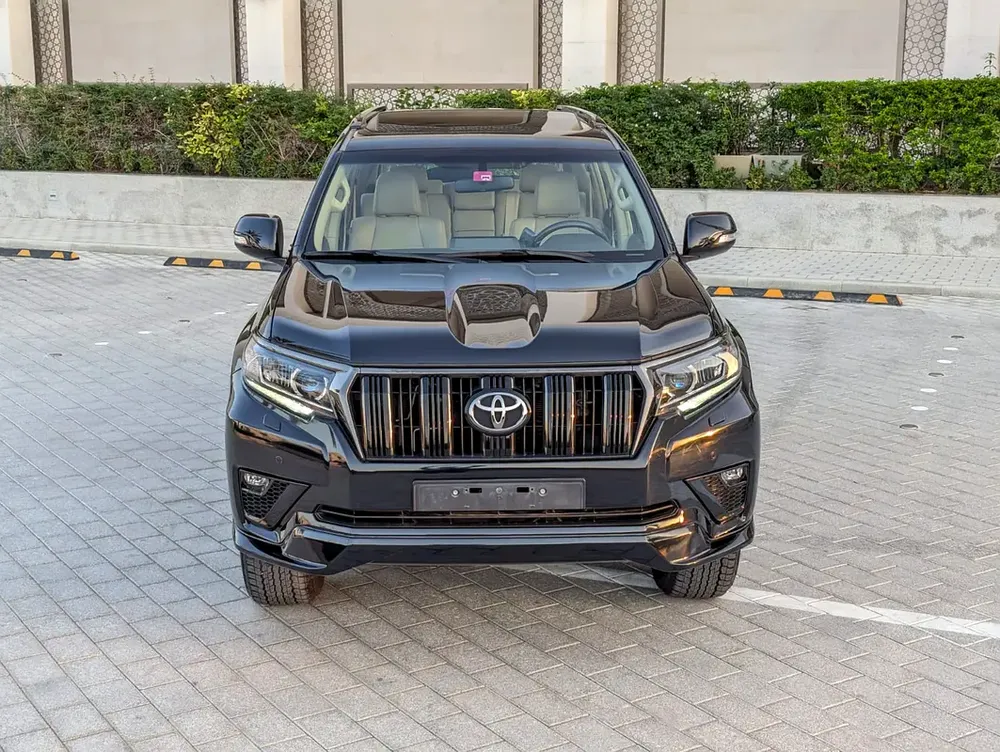 TOYOTA PRADO 2021 VXR ADVENTURE GCC V6 4.0L ACCIDENT FREE IN EXCELLENT CONDITION - Image 18
