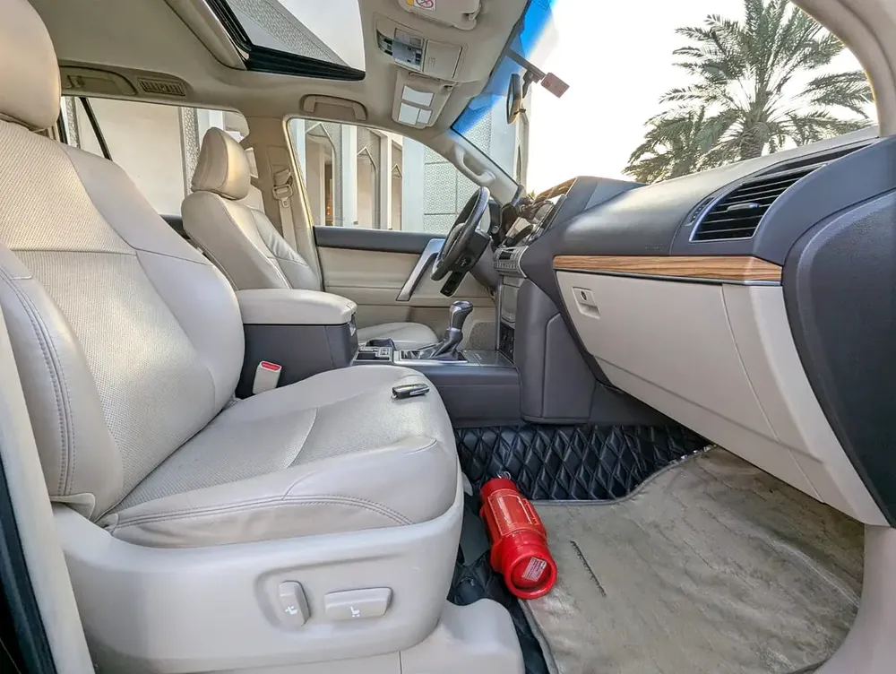 TOYOTA PRADO 2021 VXR ADVENTURE GCC V6 4.0L ACCIDENT FREE IN EXCELLENT CONDITION - Image 4