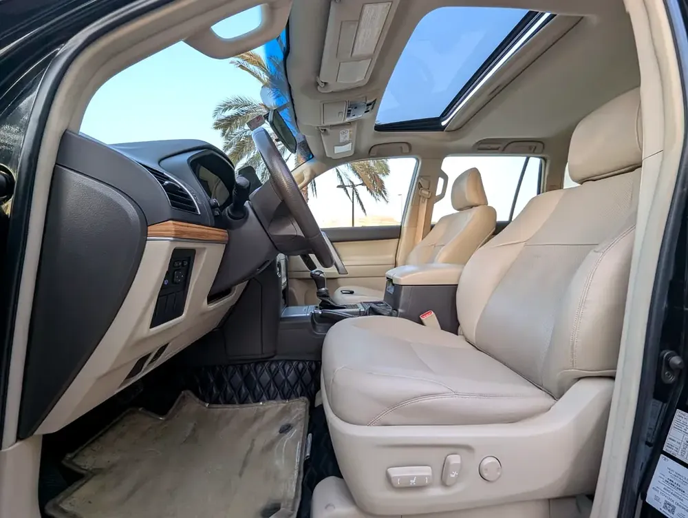 TOYOTA PRADO 2021 VXR ADVENTURE GCC V6 4.0L ACCIDENT FREE IN EXCELLENT CONDITION - Image 5