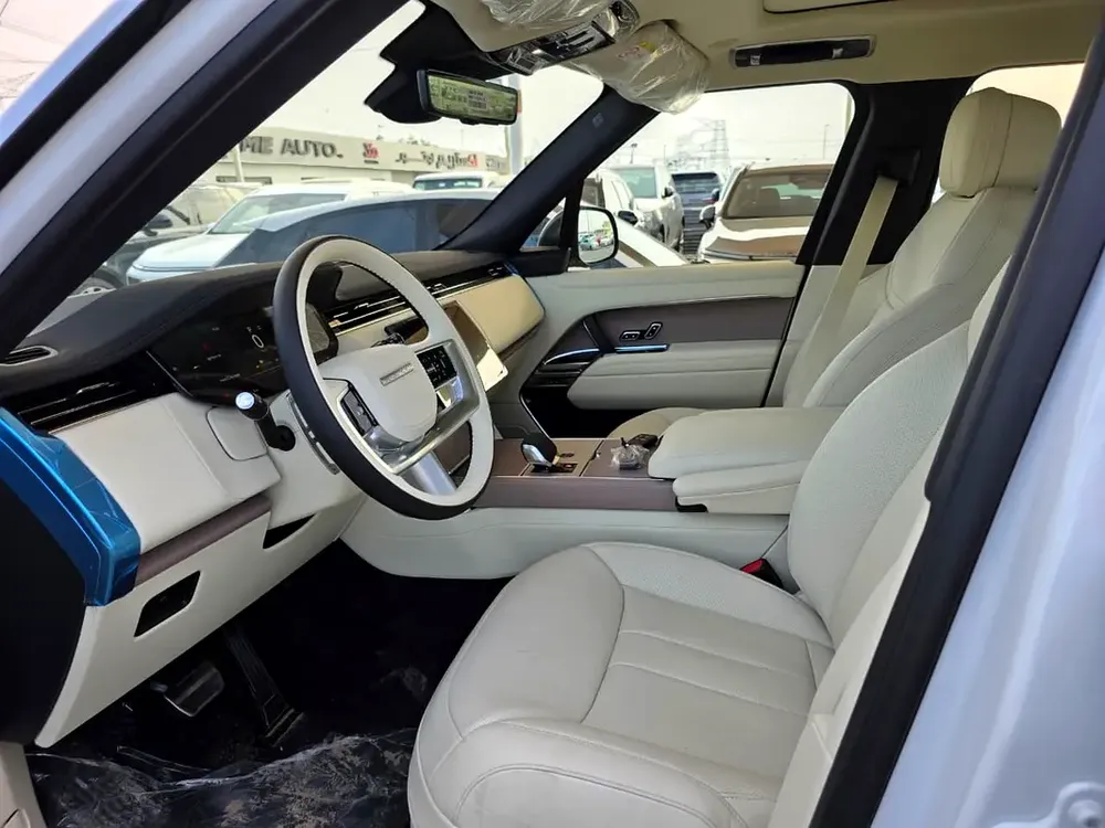 Land Rover Range Rover Autobiography 2026 - GCC Specs - Perfect Condition - Image 12