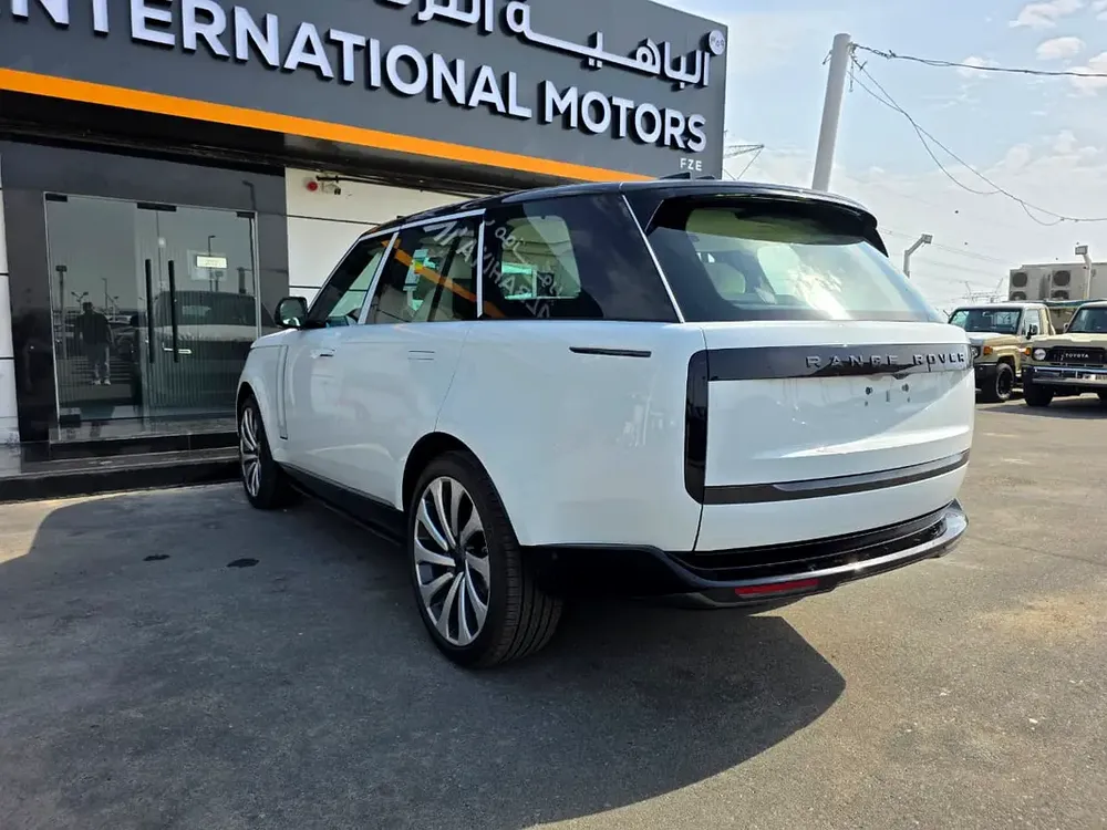 Land Rover Range Rover Autobiography 2026 - GCC Specs - Perfect Condition - Image 8