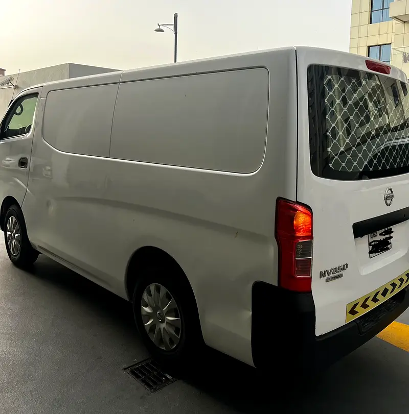 Nissan Urvan 2021 - Image 8