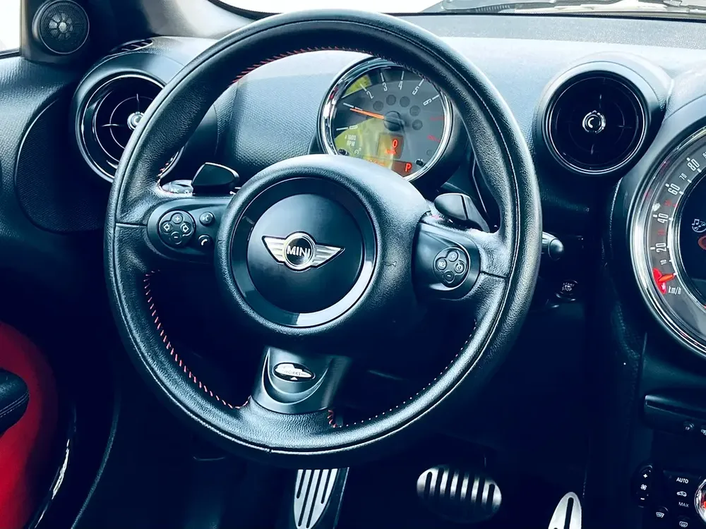 Mini Countryman S John copper Work gcc full option with services clean car - Image 18