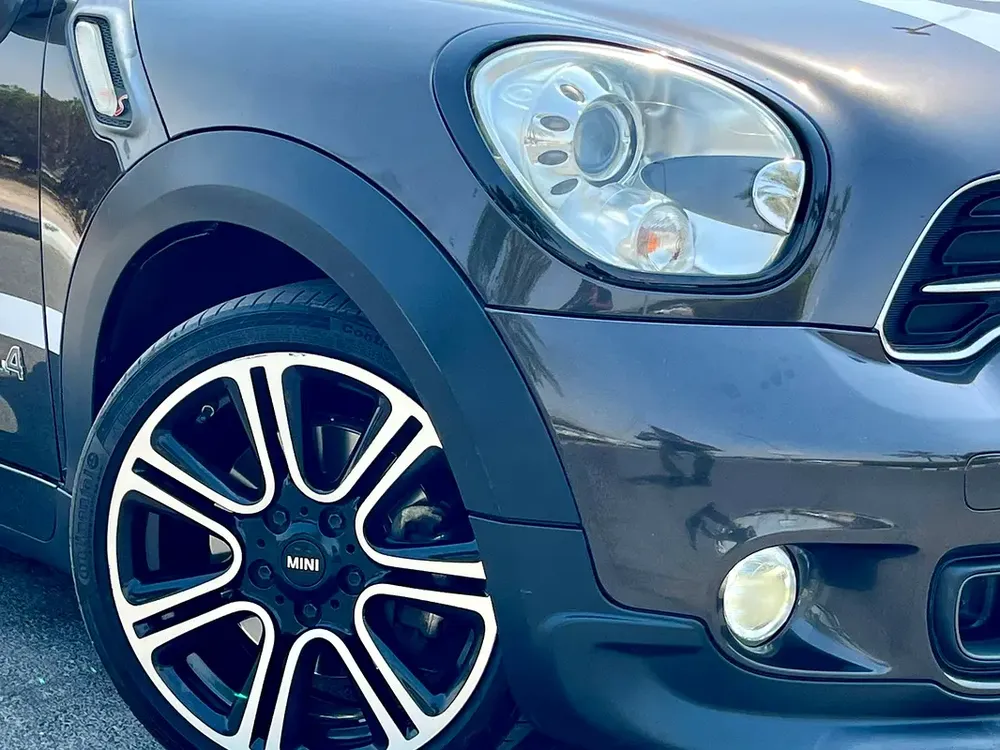 Mini Countryman S John copper Work gcc full option with services clean car - Image 6
