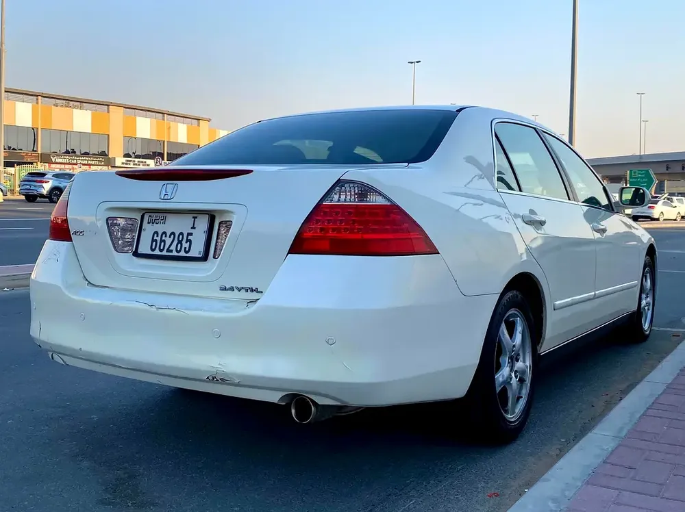 2007 HONDA ACCORD 2.4 || VERY WELL MAINTAINED || GCC  || SINGLE OWNER || ACCIDENT FREE - Image 8