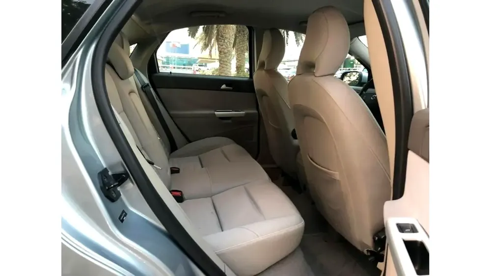 VOLVO S40 2012 GCC PERFECT CONDITION - Image 11