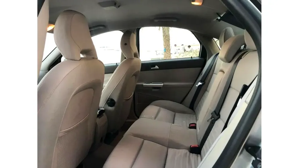 VOLVO S40 2012 GCC PERFECT CONDITION - Image 12