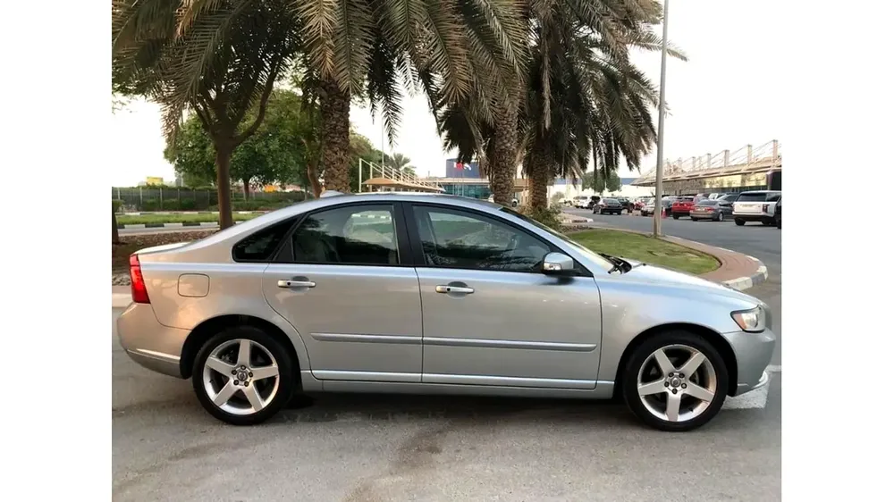 VOLVO S40 2012 GCC PERFECT CONDITION - Image 5