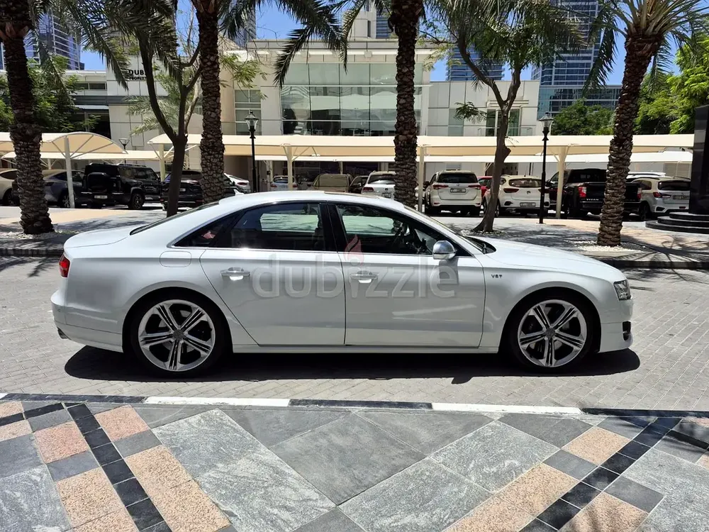 2015 Audi S8 4.0 TFSI Quattro | GCC Specs | Pristine Condition - Image 10