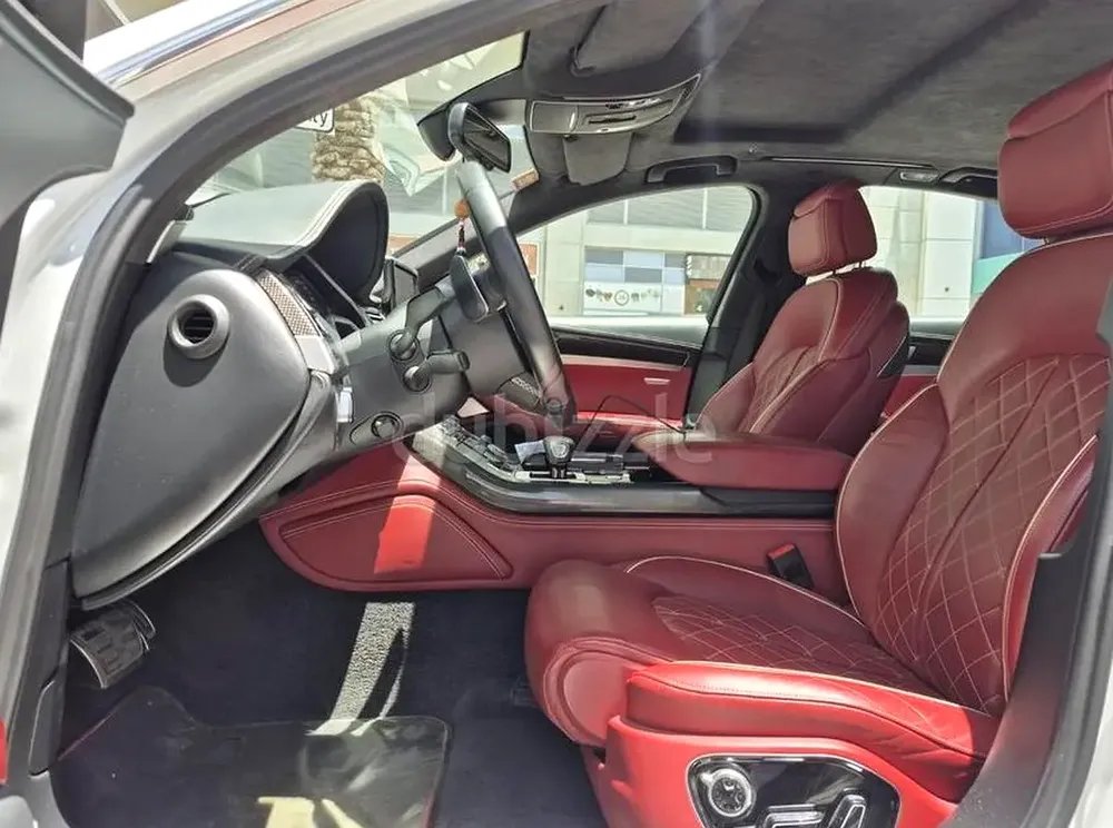 2015 Audi S8 4.0 TFSI Quattro | GCC Specs | Pristine Condition - Image 5