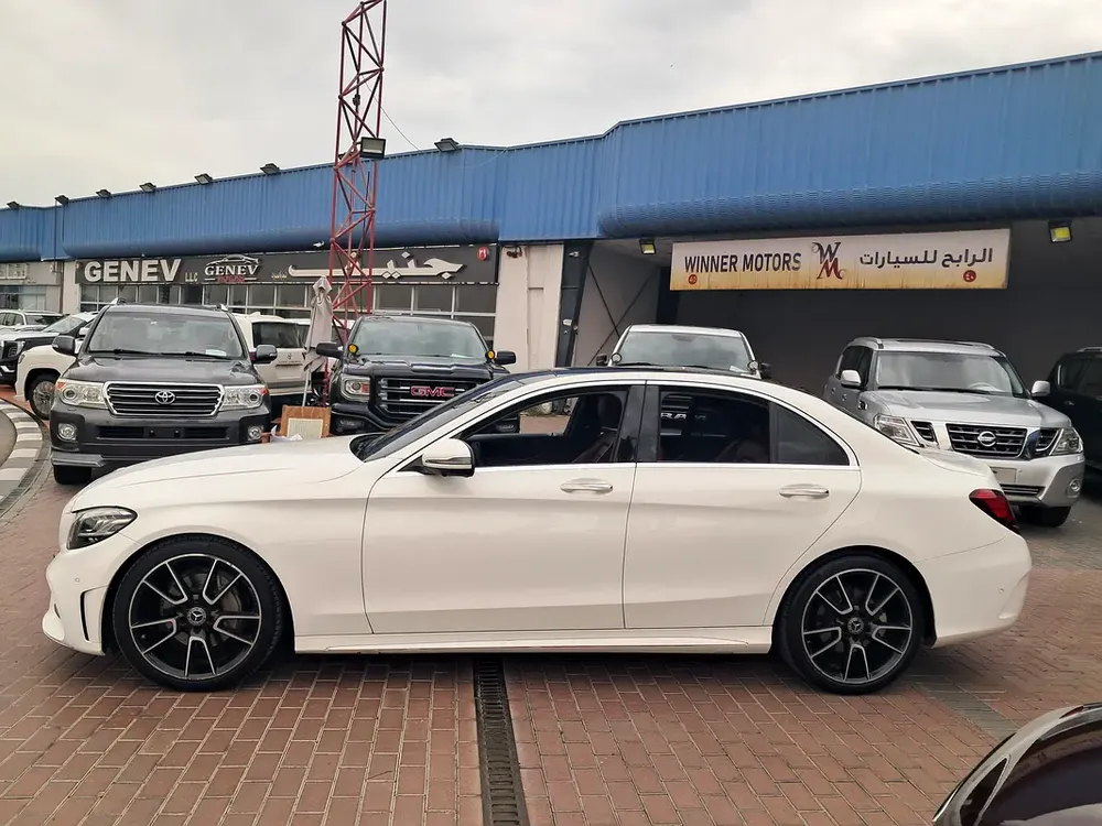 Mercedes C200 Gcc Specs Single Owner 100% Original Paint With Full Body PPF Very Well Maintained - Image 6