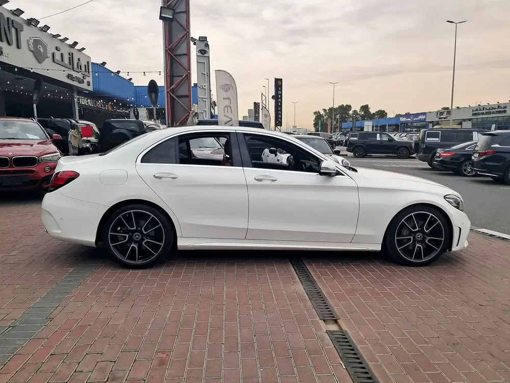 Mercedes C200 Gcc Specs Single Owner 100% Original Paint With Full Body PPF Very Well Maintained - Image 8