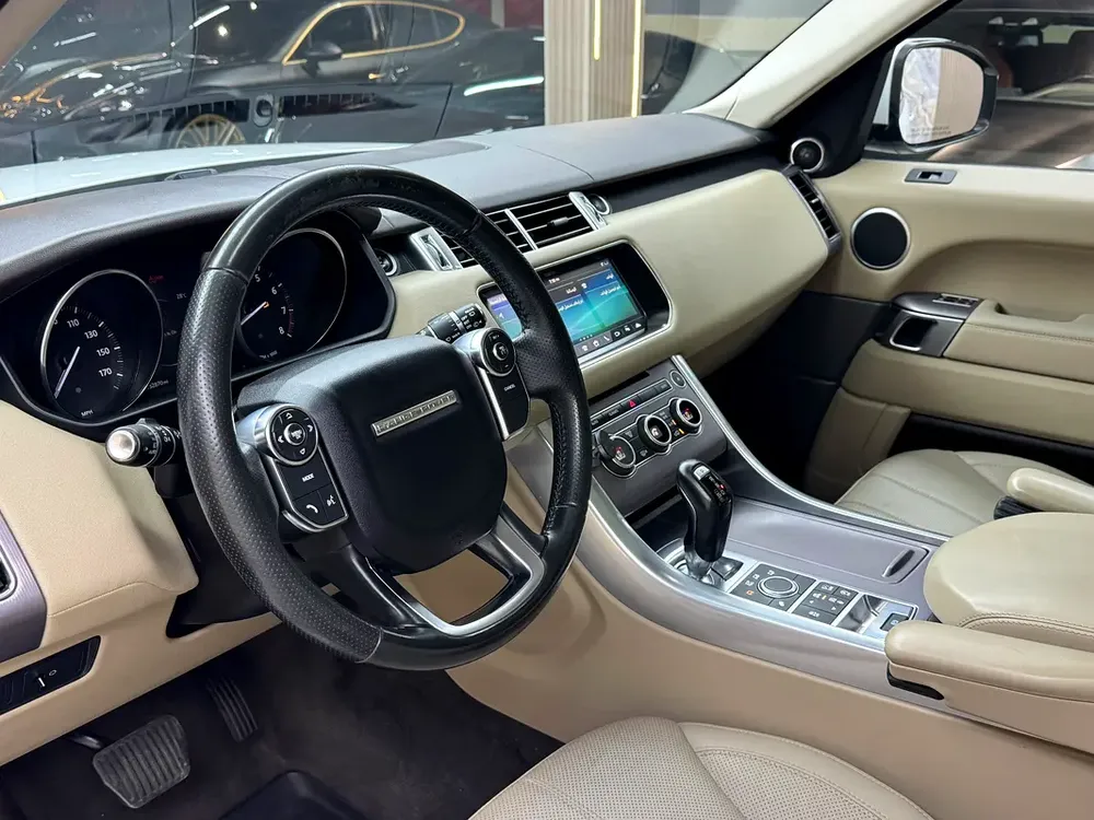 2017 Land Rover Range Rover Sport Supercharged Dynamic - Performance SUV - Image 10