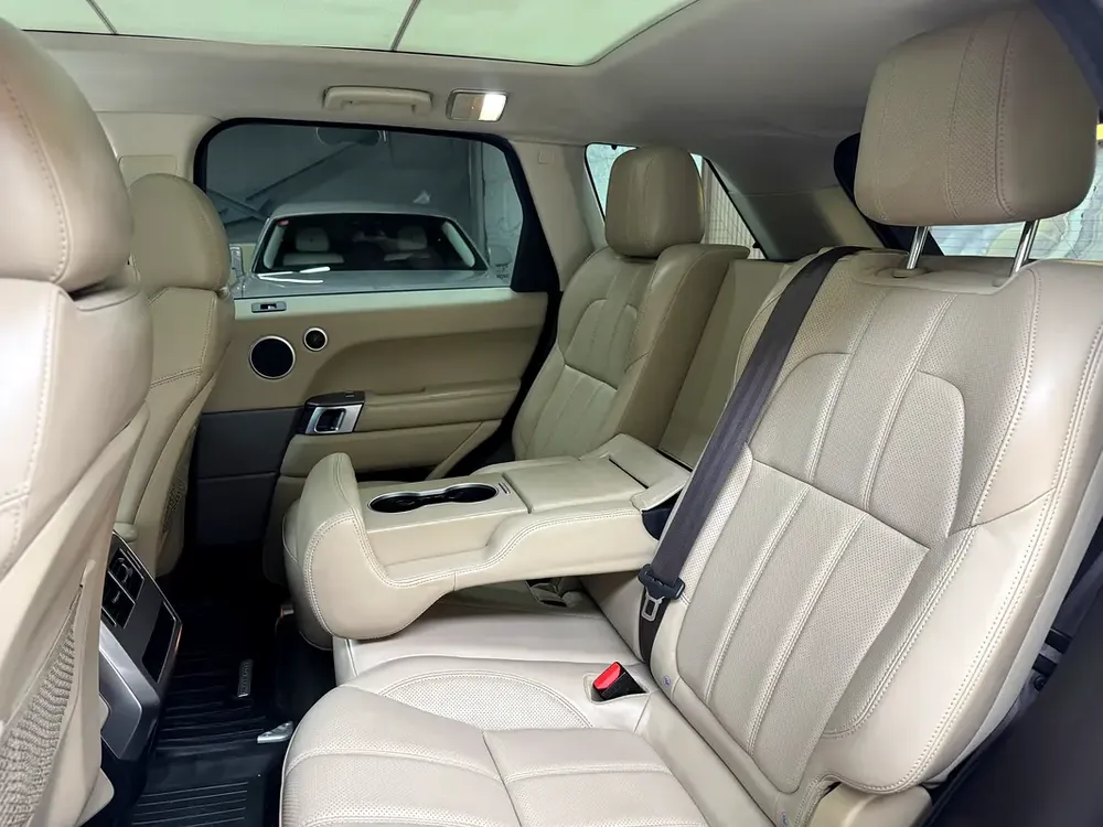 2017 Land Rover Range Rover Sport Supercharged Dynamic - Performance SUV - Image 11
