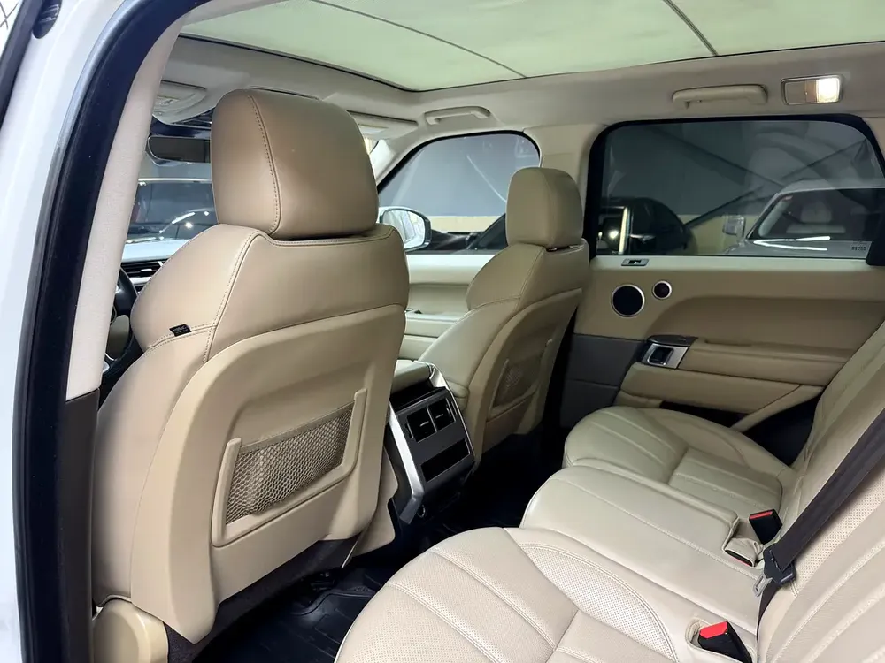 2017 Land Rover Range Rover Sport Supercharged Dynamic - Performance SUV - Image 12