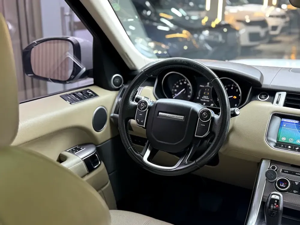 2017 Land Rover Range Rover Sport Supercharged Dynamic - Performance SUV - Image 17