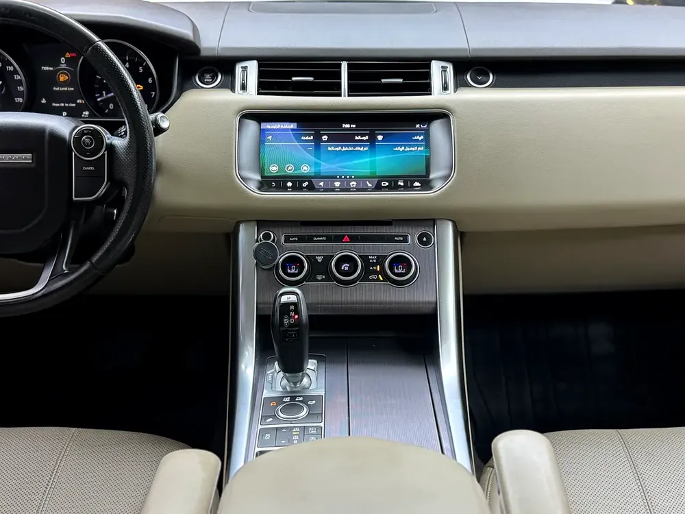 2017 Land Rover Range Rover Sport Supercharged Dynamic - Performance SUV - Image 18