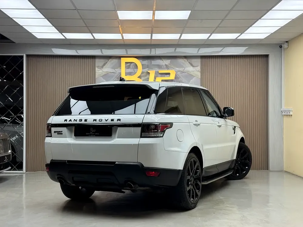 2017 Land Rover Range Rover Sport Supercharged Dynamic - Performance SUV - Image 4