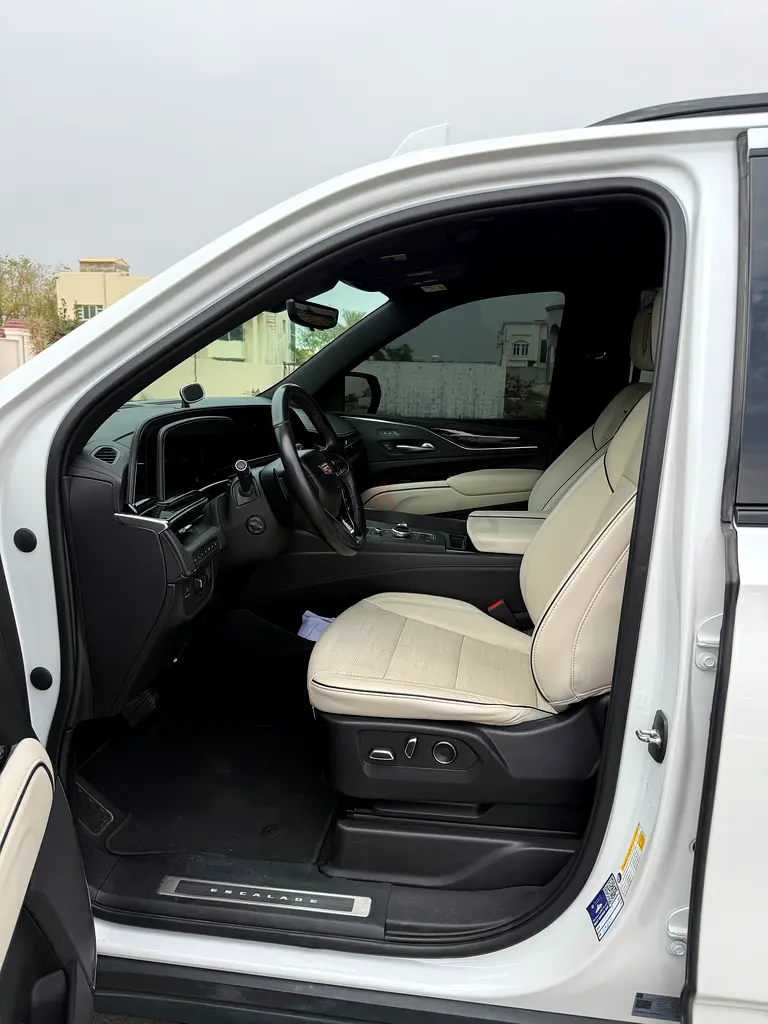 2023 Cadillac Escalade Sport - GCC Specs - Image 5