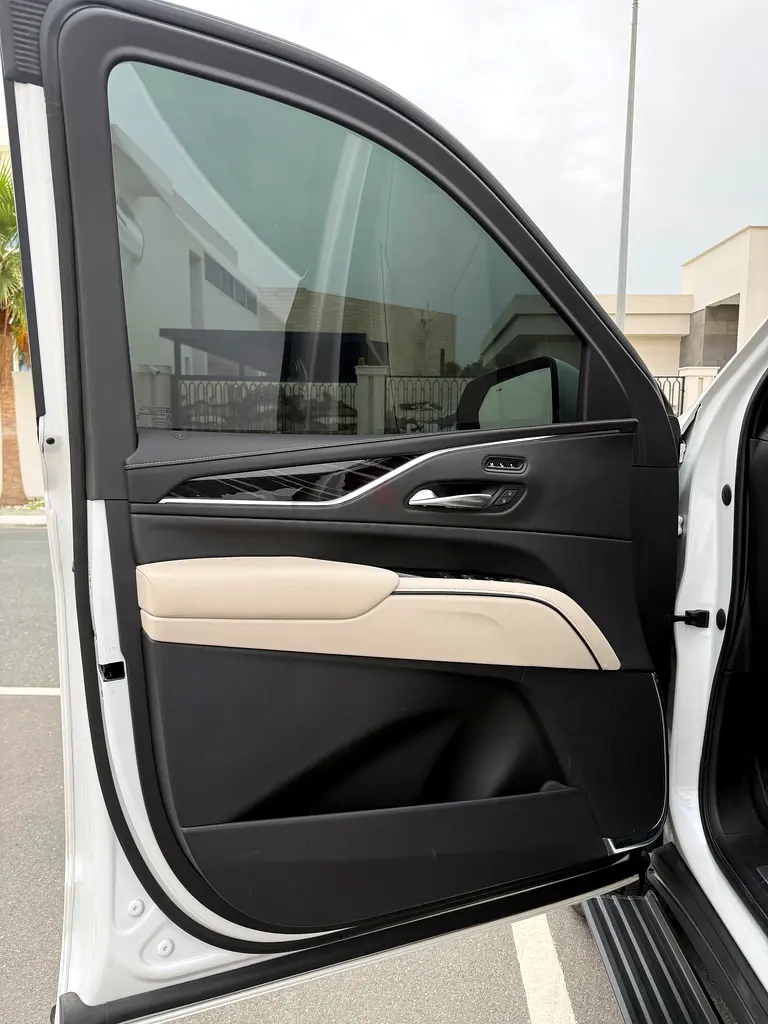 2023 Cadillac Escalade Sport - GCC Specs - Image 6