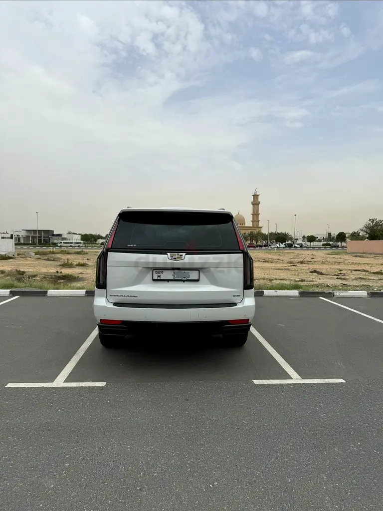 2023 Cadillac Escalade Sport - GCC Specs - Image 9