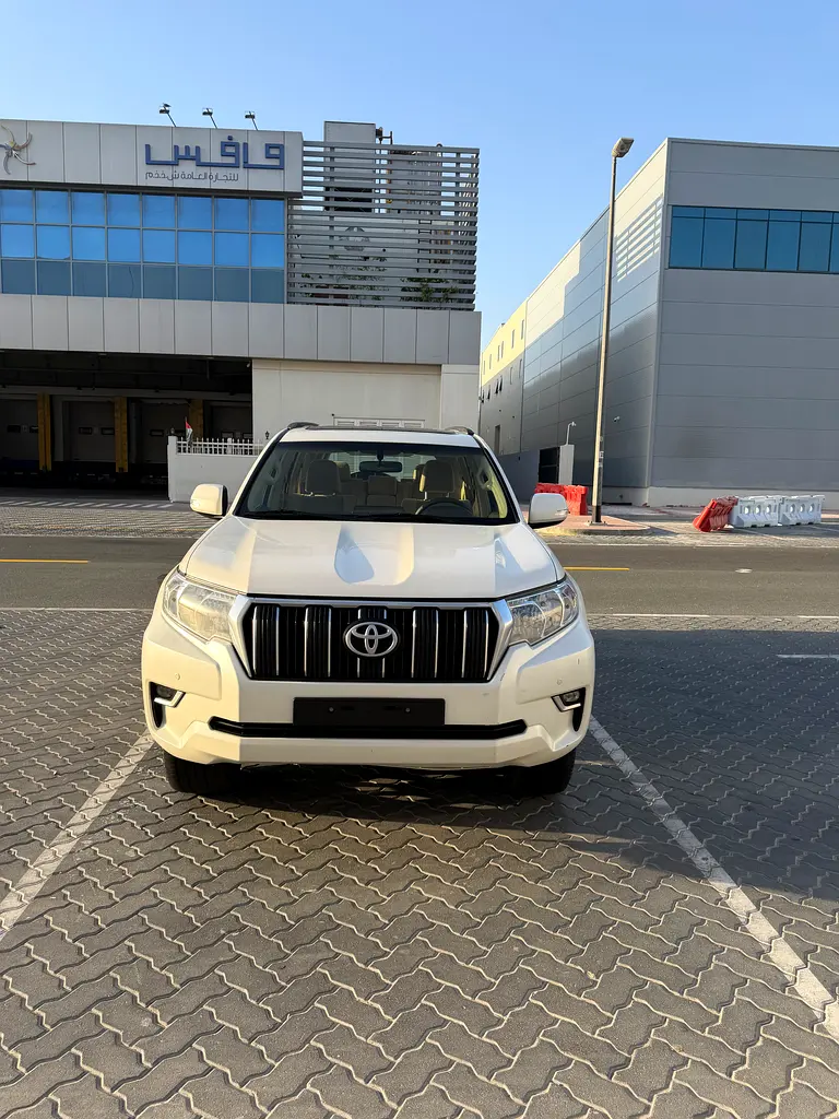 Toyota Prado GXR 2022 GCC Specs Accident free original paint - Image 11