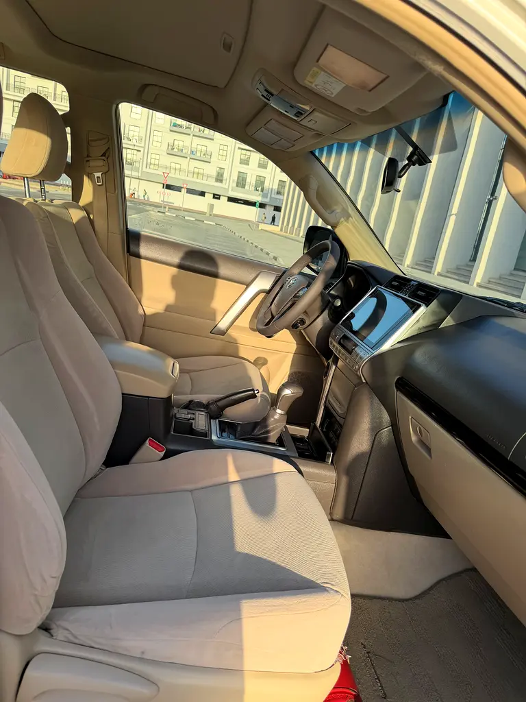 Toyota Prado GXR 2022 GCC Specs Accident free original paint - Image 14
