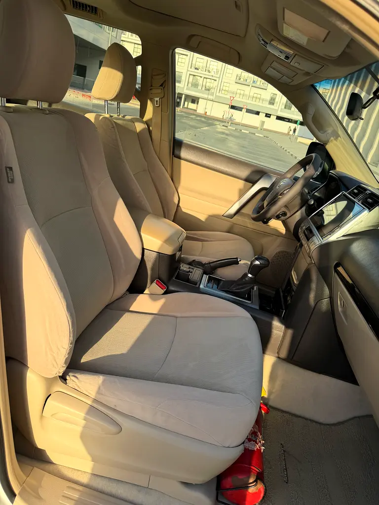 Toyota Prado GXR 2022 GCC Specs Accident free original paint - Image 19