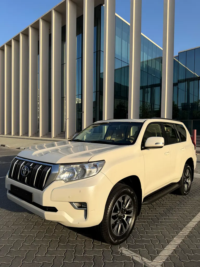 Toyota Prado GXR 2022 GCC Specs Accident free original paint - Image 5