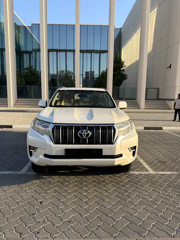 Toyota Prado GXR 2022 GCC Specs Accident free original paint - Image 6