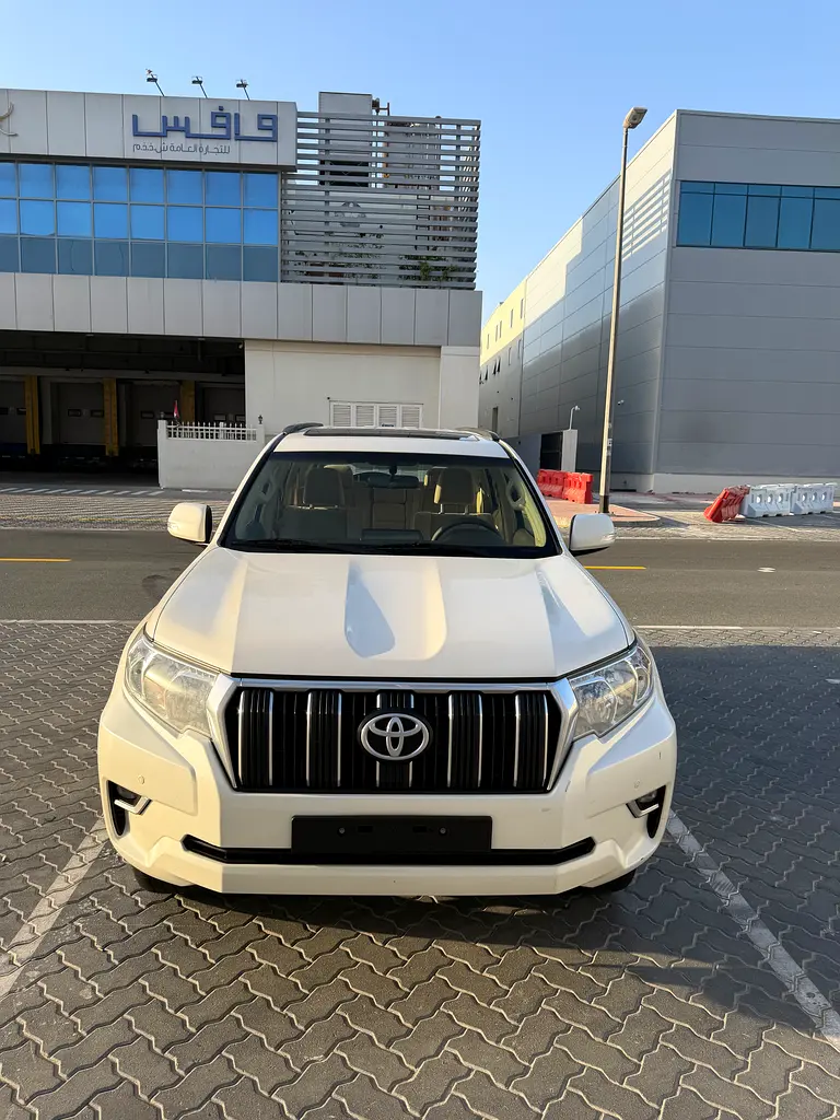 Toyota Prado GXR 2022 GCC Specs Accident free original paint - Image 9