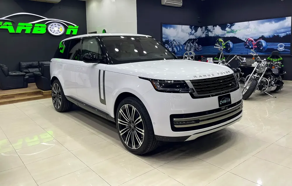 Land Rover Range Rover P440e 2023 - CLEAN TITLE ORIGINAL PAINT - Image 4