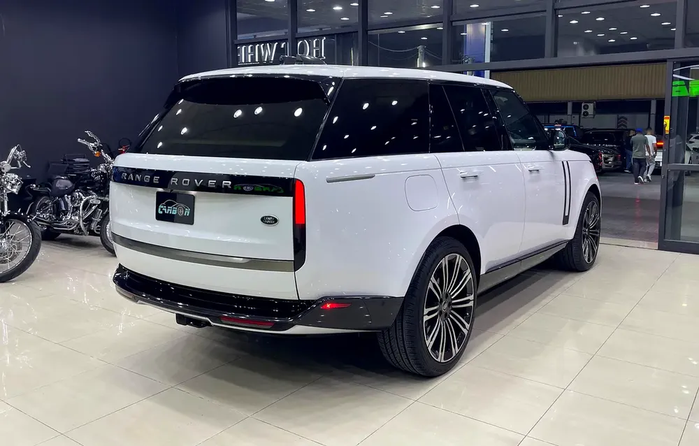 Land Rover Range Rover P440e 2023 - CLEAN TITLE ORIGINAL PAINT - Image 8