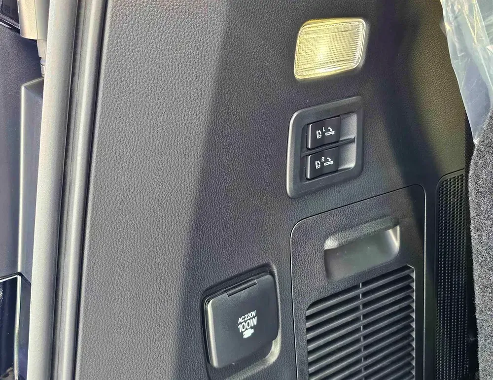 Toyota Land Cruiser VXR 2026 GCC Specs - Image 6