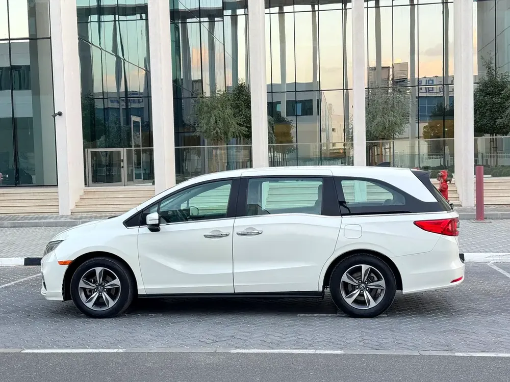 HONDA ODYSSEY 2018 GCC GOOD CONDITION CAR - Image 13