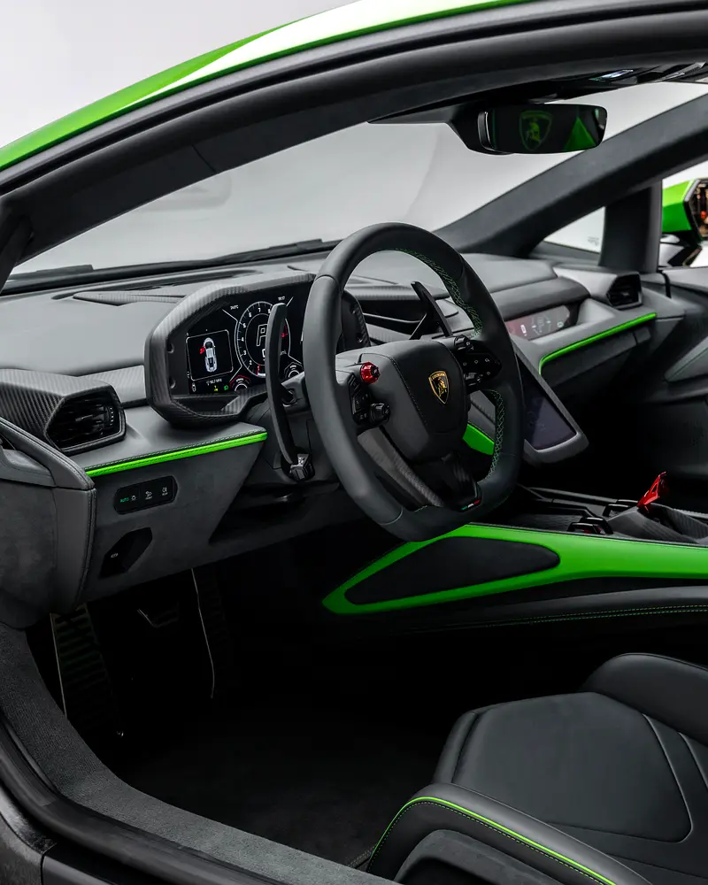 2024 Lamborghini Revuelto - Image 12