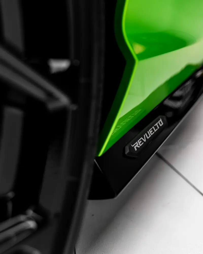 2024 Lamborghini Revuelto - Image 9