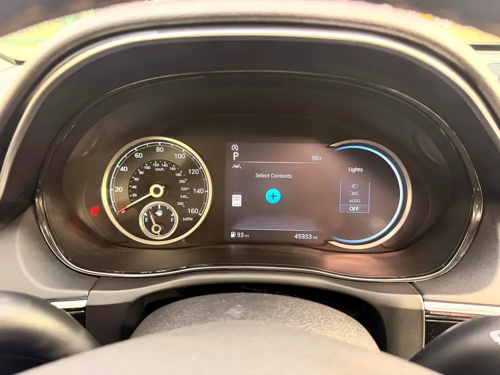 Genesis GV70 Platinum  - 2022 - AWD - 2.0 - 4 Cylinder - Pristine Condition - Image 14