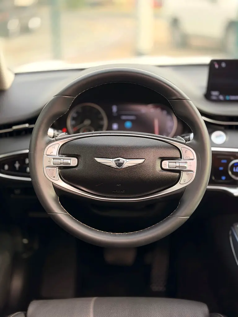 Genesis GV70 Platinum  - 2022 - AWD - 2.0 - 4 Cylinder - Pristine Condition - Image 8