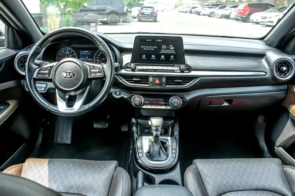 2021 I KIA CERATO I GCC I DEALER WARRANTY AND SERVICE CONTRACT. - Image 10