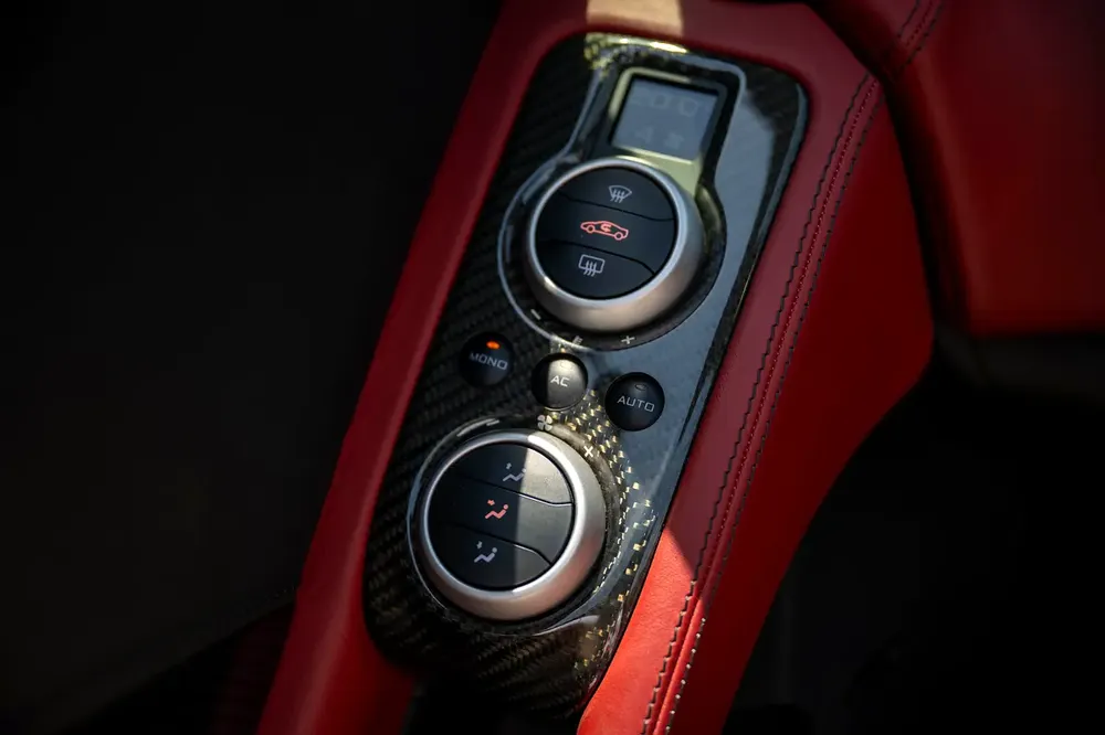 2016 McLaren 650S Spider | GCC Specs | Pristine Condition - Image 15