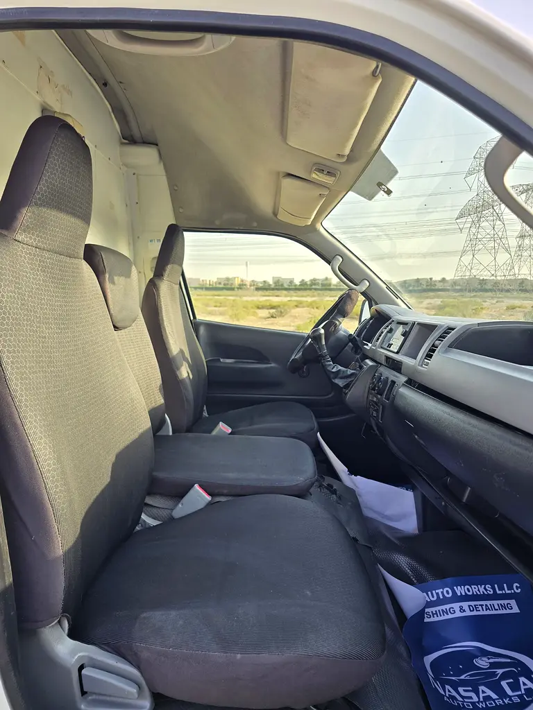 Toyota Hiace // Hiroof Chiller // Model 2007 // Gcc space //Good conditions - Image 11