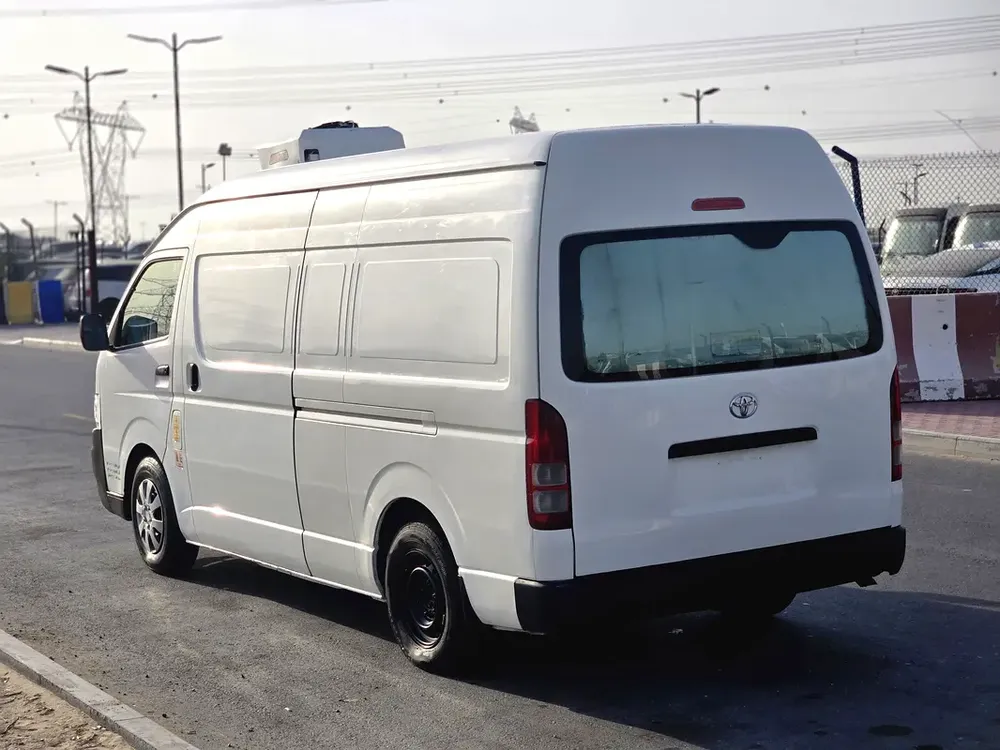 Toyota Hiace // Hiroof Chiller // Model 2007 // Gcc space //Good conditions - Image 7