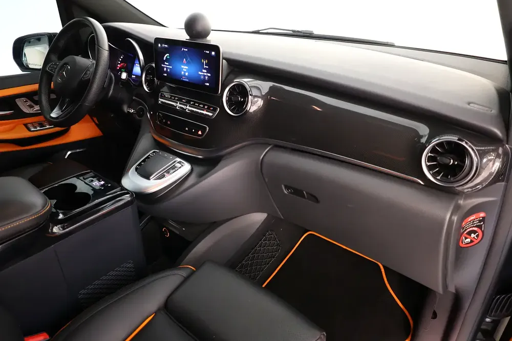 2024 Mercedes-Benz V-Class V 250 GCC Spec-61000KM - Brand New Luxury MPV - Image 11