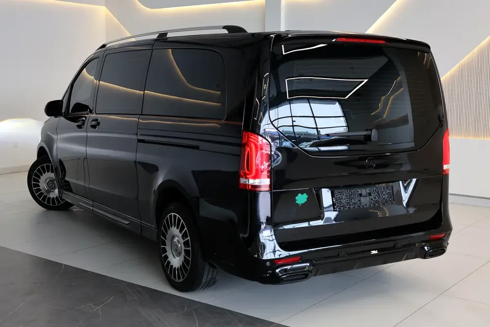 2024 Mercedes-Benz V-Class V 250 GCC Spec-61000KM - Brand New Luxury MPV - Image 4